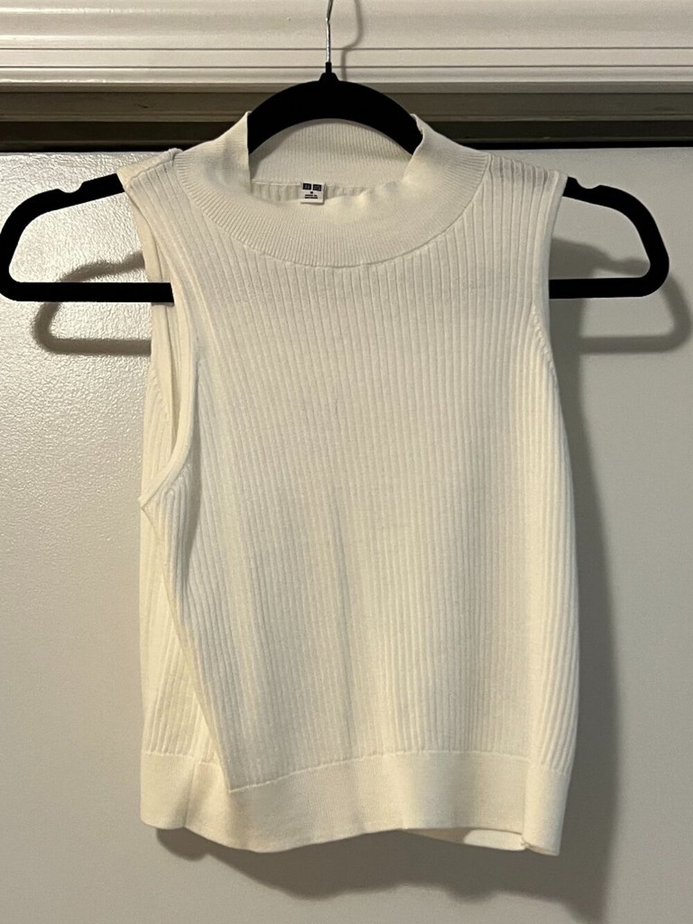 UNIQLO Sleeveless Ribbed Mock Neck Sweater, White - Size M